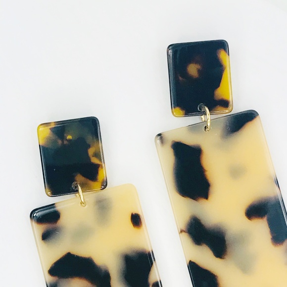 Blond Tortoise Rectangle Acrylic Drop Earrings - Picture 3 of 7